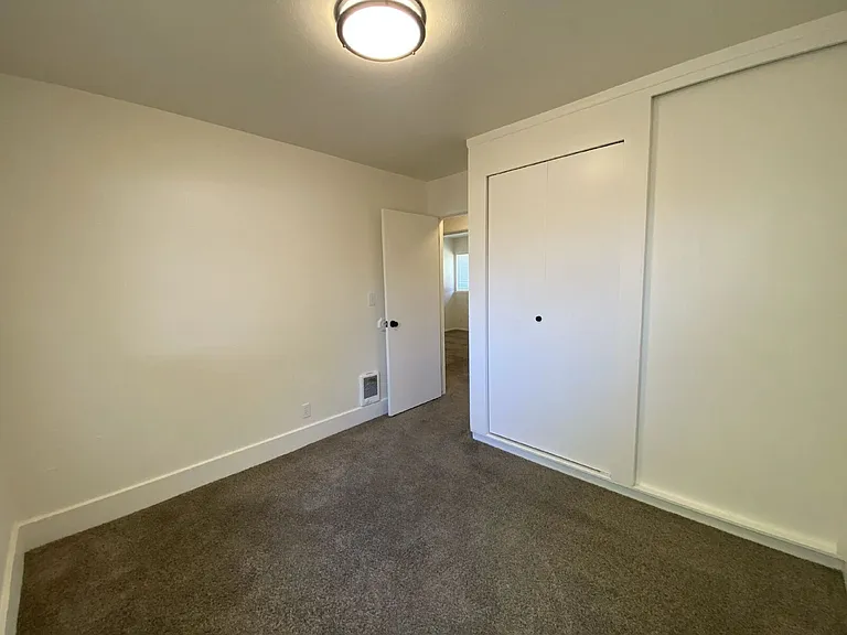 757 NE Alameda Ave — Photo 13