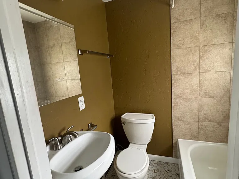 511 Main St #1 — Photo 12
