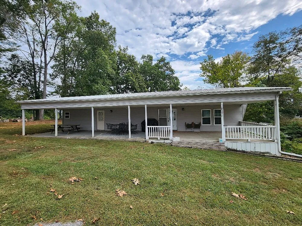 1842 Highway 1383 photo 1
