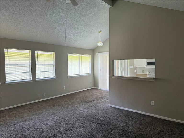 23423 Tree House Ln — Photo 6