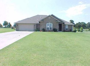 6012 Walnut Dr, Tuttle, OK 73089