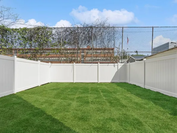 220 Freeman Avenue image 24 of 47