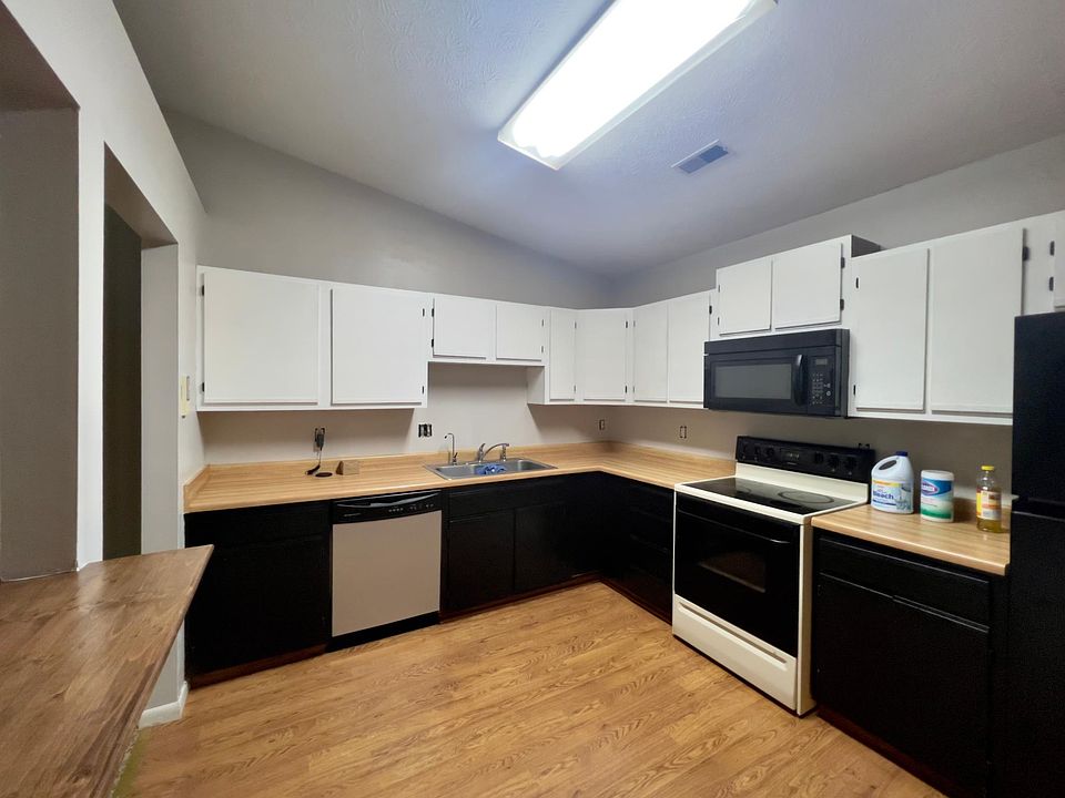 1st image of 2471 Bendel Dr Unit A