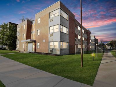 2405 W Balmoral Ave APT 2D, Chicago, IL, 60625