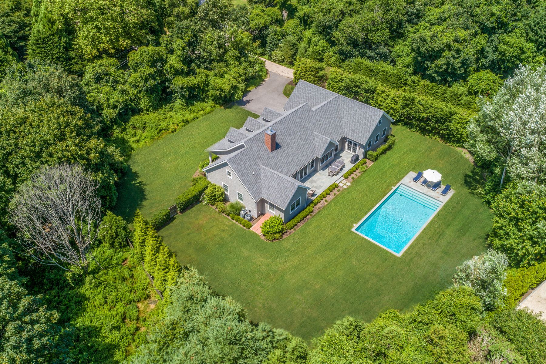 31 Roberts Ln, East Hampton, NY 11937 Out East