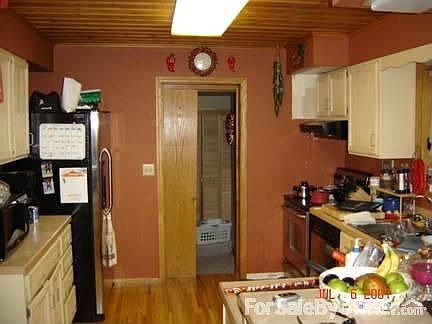 4th image of 2413 Laura Way