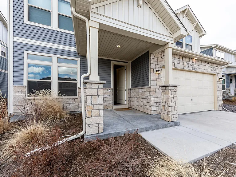 5902 Carrick Ln — Photo 4