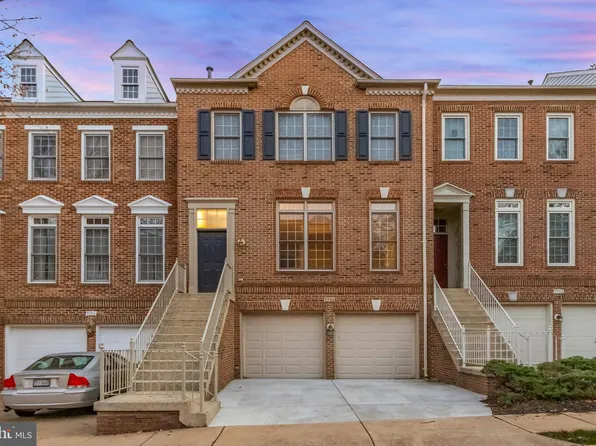9504 Lagersfield Cir, Vienna, VA 22181