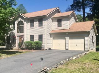 3220 Cherry Ridge Rd, Bushkill, PA 18324