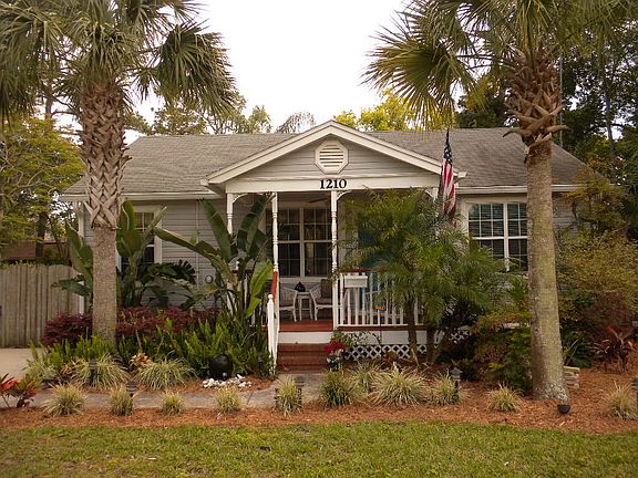3rd image of 1210 Palm Cir