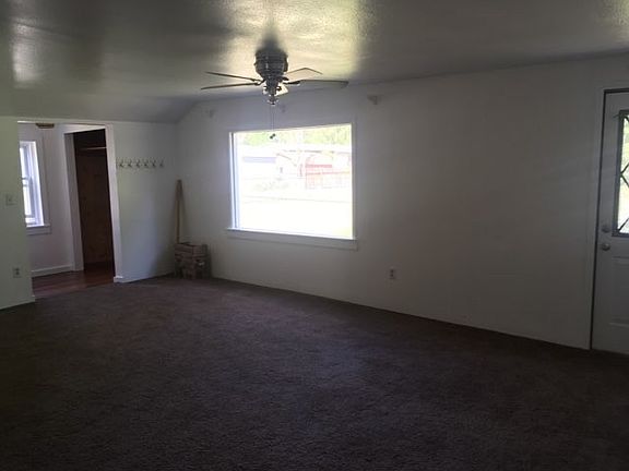 5th image of 1375 Mountain View Dr