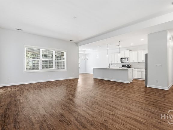 5th image of 111 Oakdene Road
