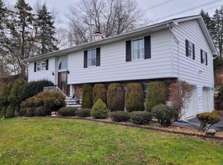 3210 N Deerfield Ave, Yorktown Heights, NY 10598