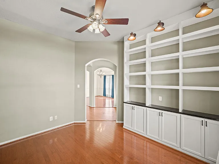 2923 Humble Dr — Photo 5