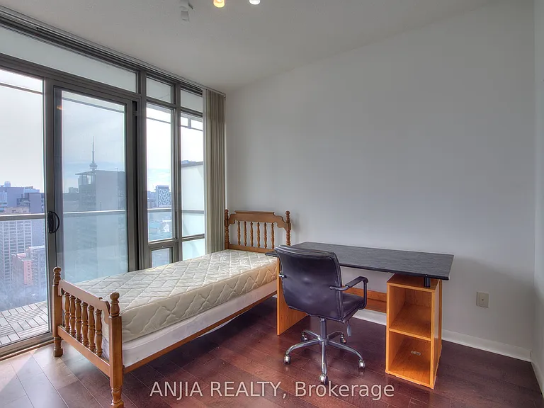 38 Grenville St #3104 — Photo 5