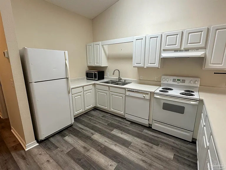 7101 Joy St #A7 — Photo 10