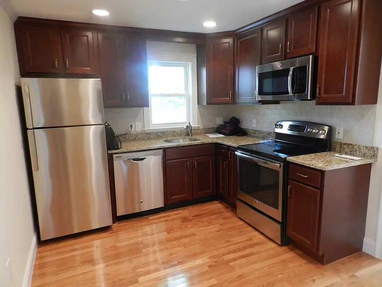 20 Greenville St #2 — Photo 4