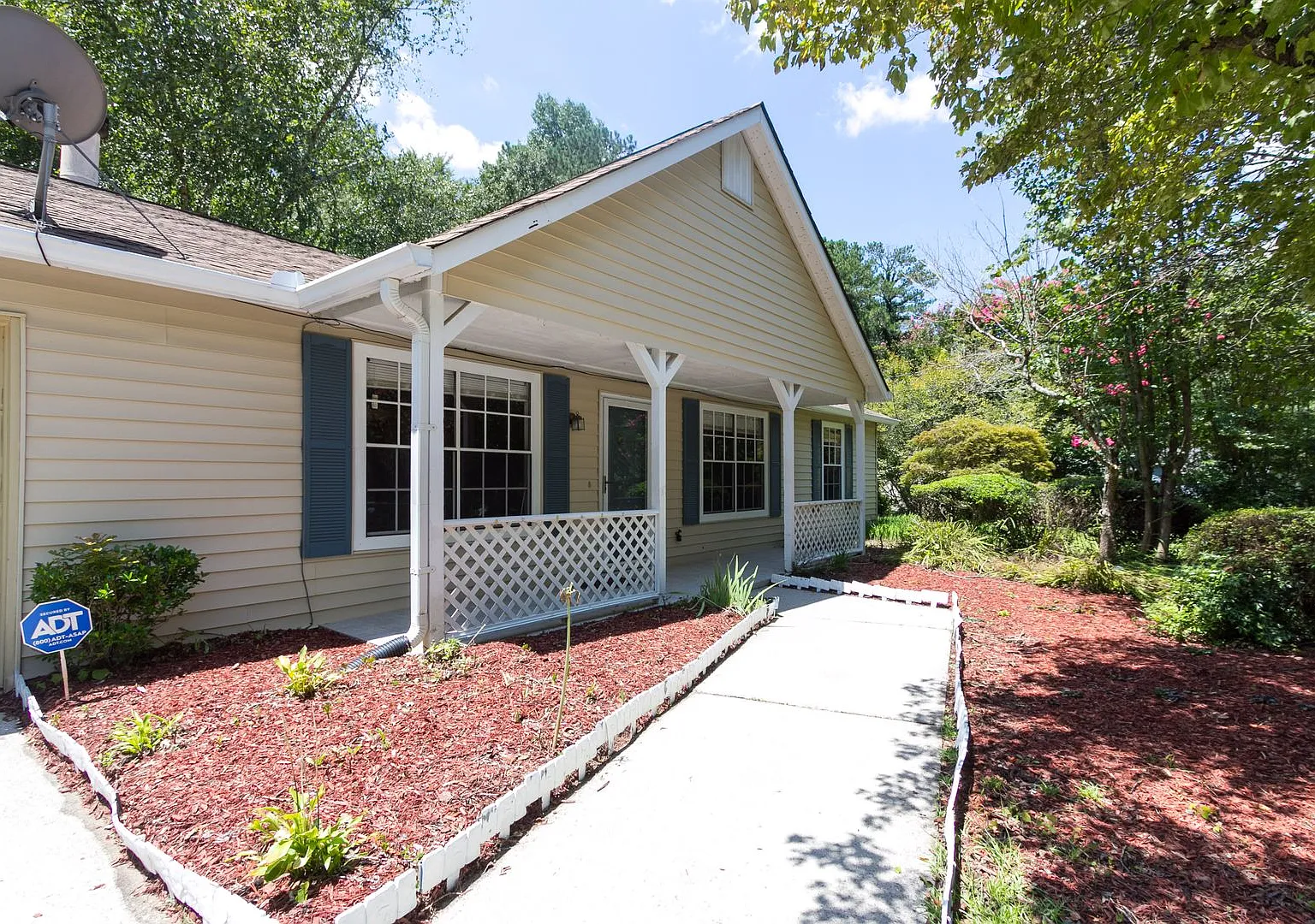 Coming Soon - 3 Bedroom 2 Bathroom Ranch — Photo 2