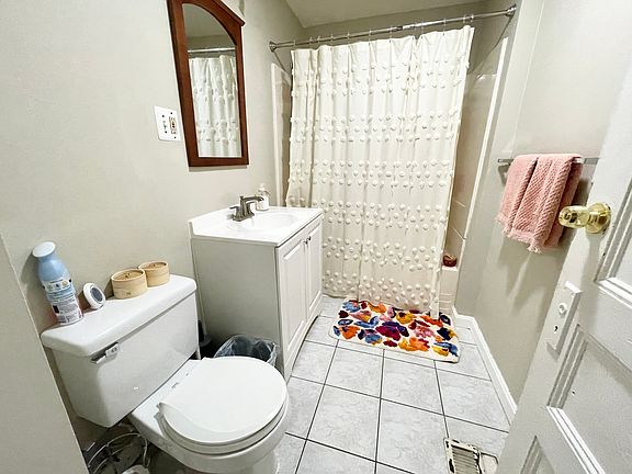 5th image of 9 Taft St