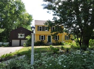 39 Seminole Rd, Acton, MA 01720