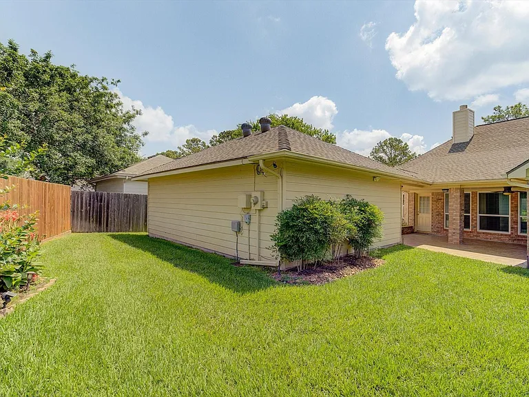 21702 Cayman Point Dr — Photo 46