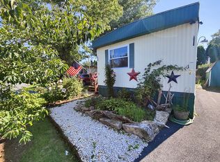 1 Douglass Ln, East Earl, PA 17519