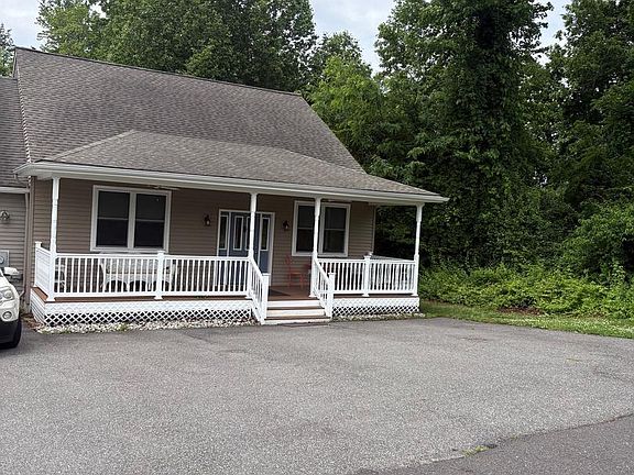 3rd image of 608 Main St