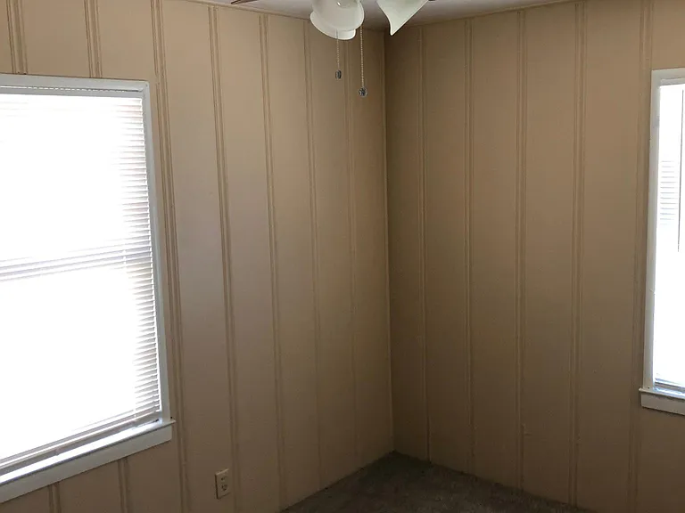 112 N H St — Photo 7