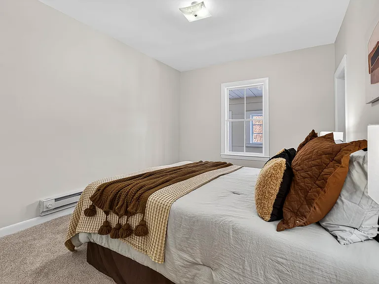 318 Charles St #2 — Photo 12