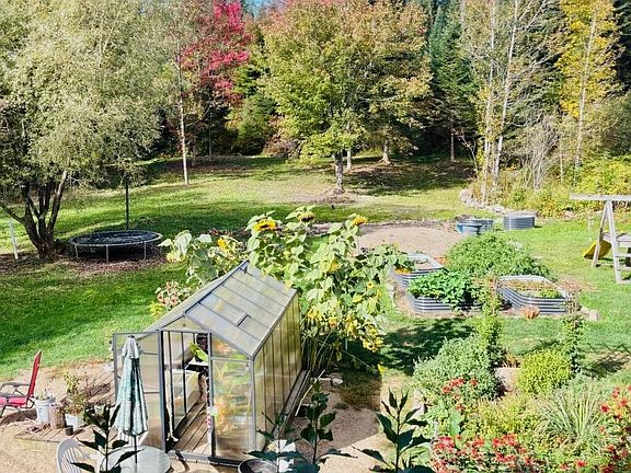 2nd image of 1417 Main Street