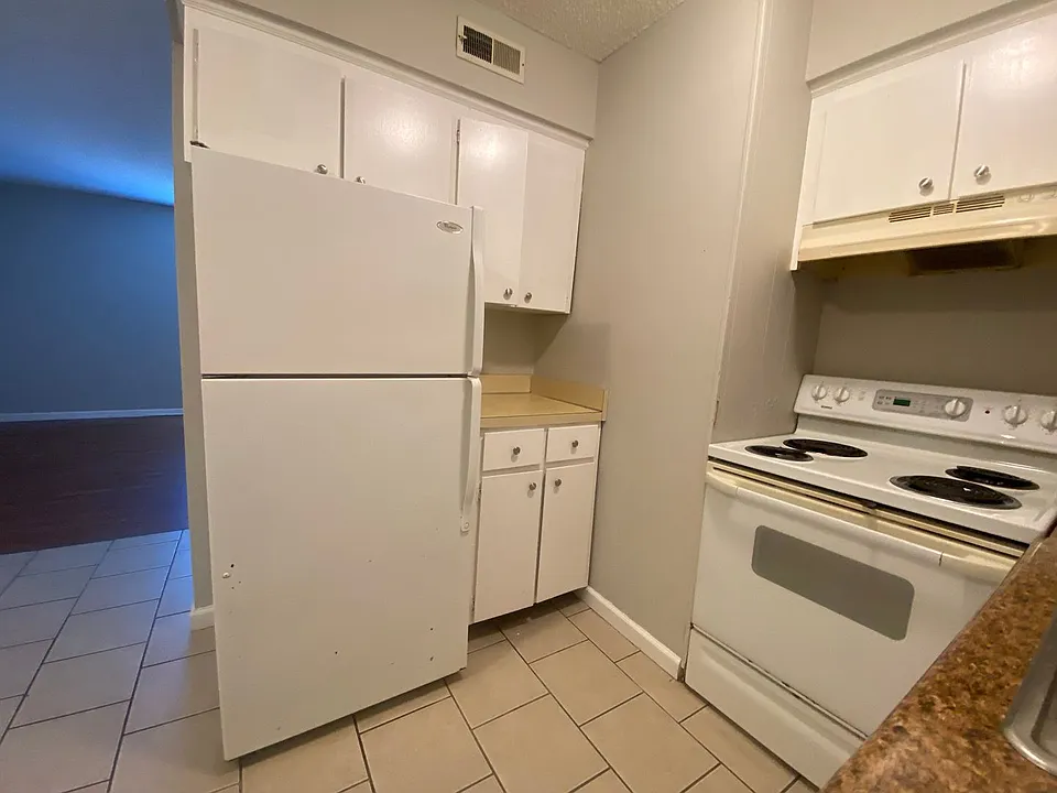 323 Forest Park Rd #1-14