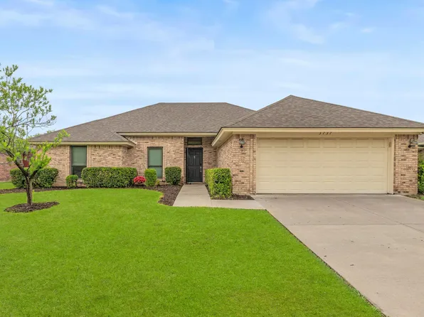 3737 Rolling Meadows Dr, Bedford, TX 76021