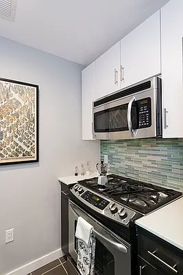 Rented by Greystar | media 6