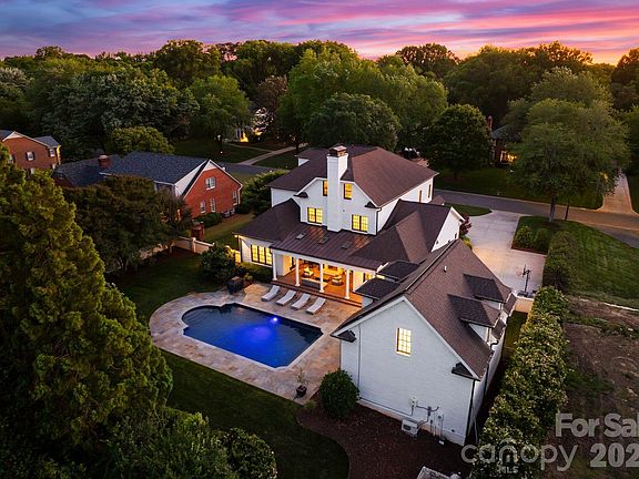 5th image of 2313 Richardson Dr