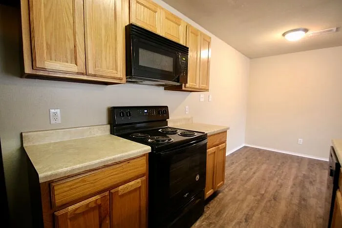 8028 Tanner Ave — Photo 8