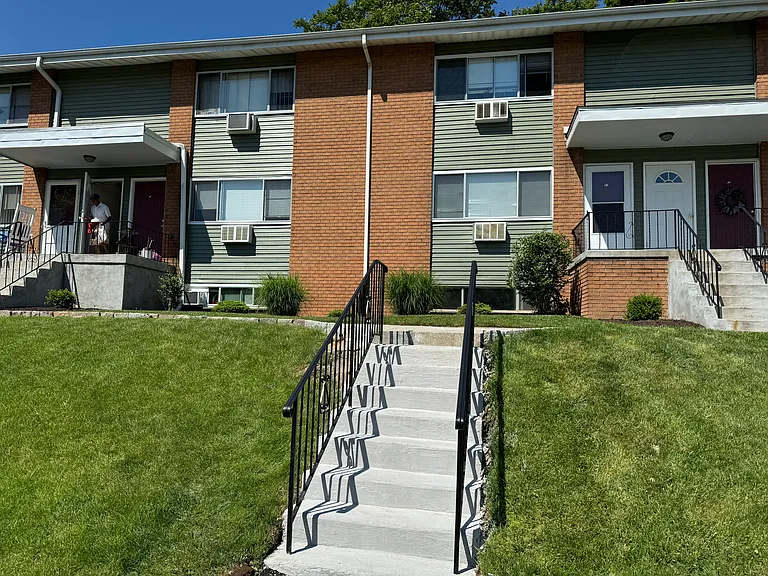 18 Waldron Ave #8D — Photo 5