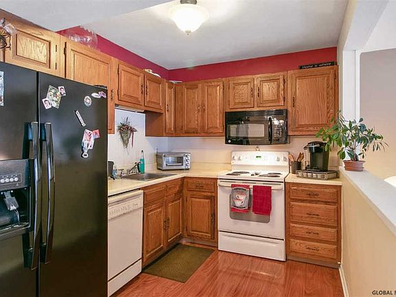 4th image of 49 Meadowlark Dr