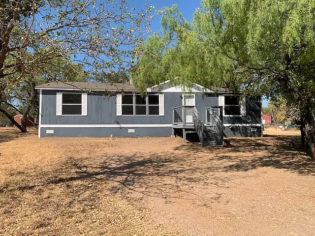 3 bed, 1296 sqft, $1,600 — Photo 2