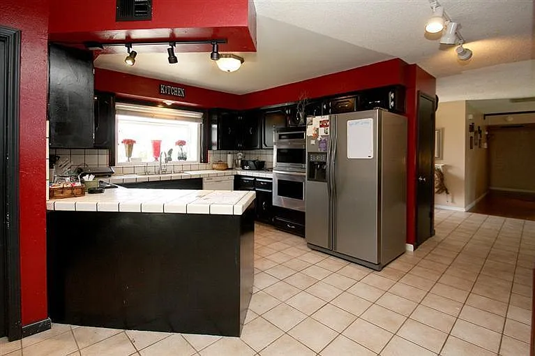 1844 Dennis Ave photo 1