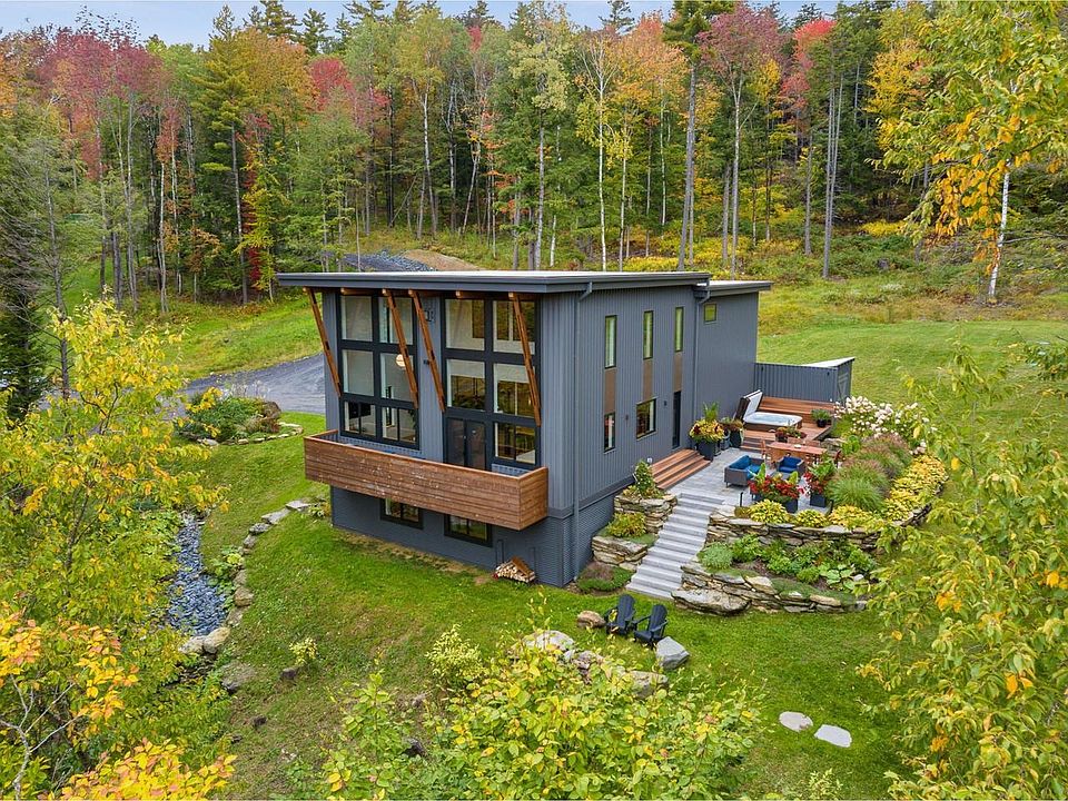 1st image of 66 Valley House View