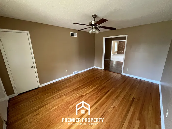 1360 Winfield Rd — Photo 3