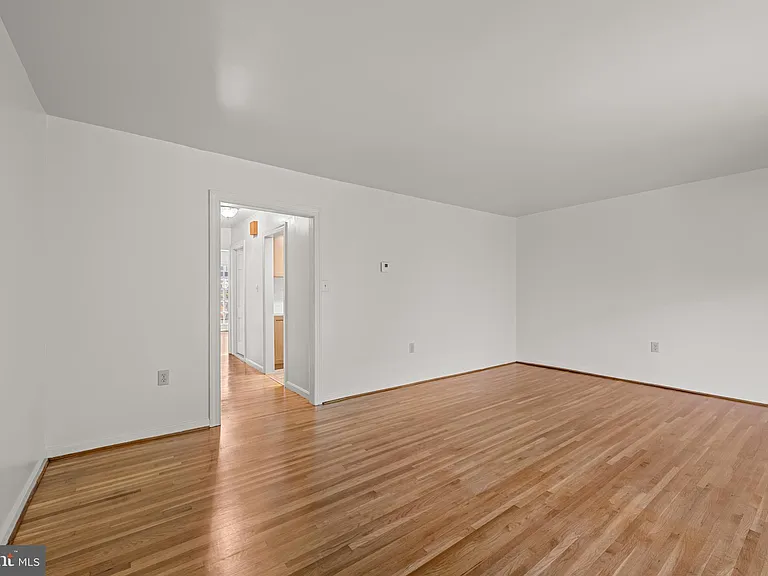605 H St SW — Photo 13