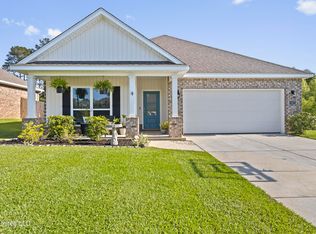 5437 Overland Dr, Biloxi, MS 39532