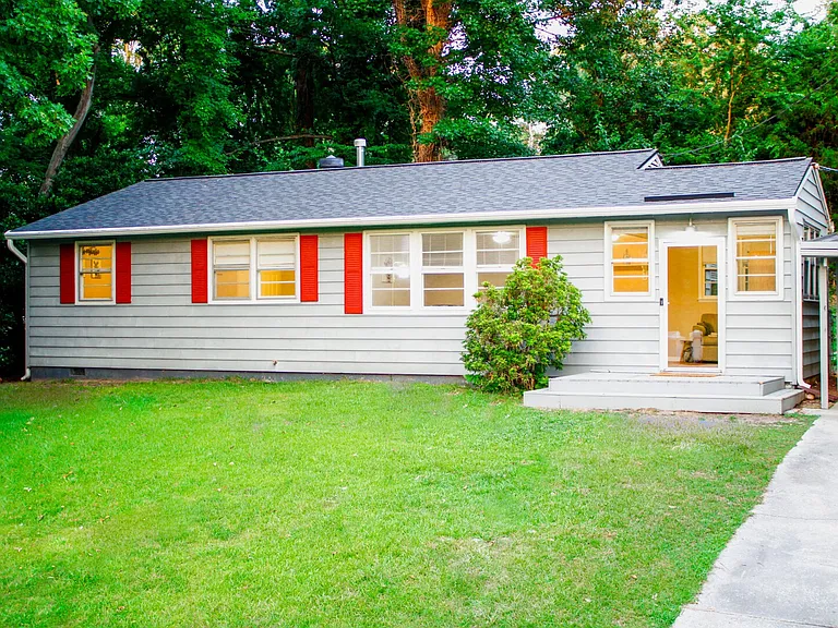 Pinecrest Dr — Photo 2