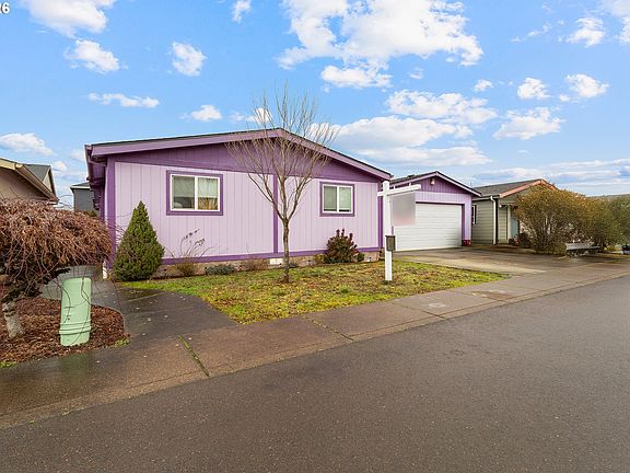 2nd image of 483 Rye St