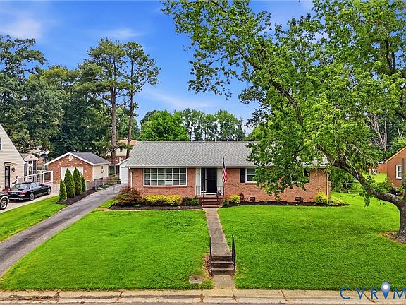 2nd image of 113 S Plains Dr
