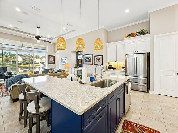 2nd image of 2761 Sea Grape Dr N