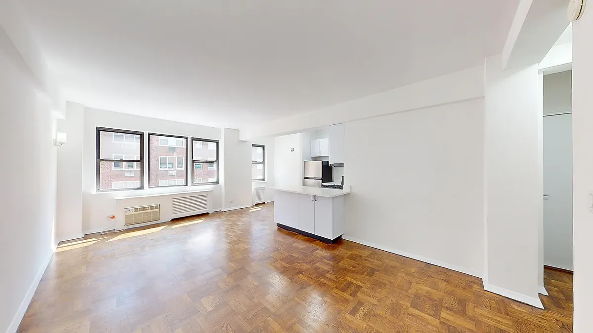 Building Photo - 20 Beekman Pl #5-E