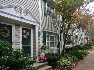 2 Lakeside Cmns, Clarks Summit, PA 18411