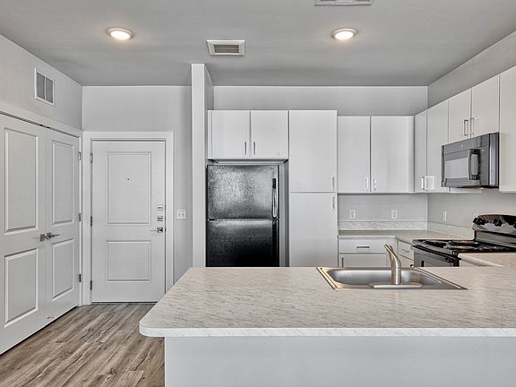 2nd image of 3200 Montopolis Dr #1B-1Ba-653Sqft